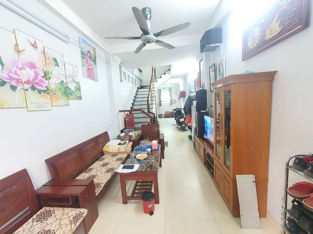 Bán nhà để ở, Cổ Điển A, Tứ Hiệp, Thanh Trì 43m2 x 3 tầng, 4 ngủ chỉ hơn 3 tỷ