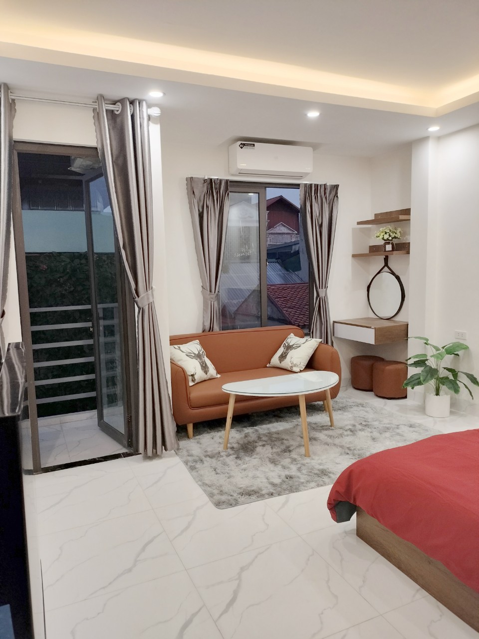 Bán gấp tòa nhà mặt phố Yên Phụ, 6 tầng thang máy, 7 phòng khép kín, 85m2, chỉ 37.8 tỷ