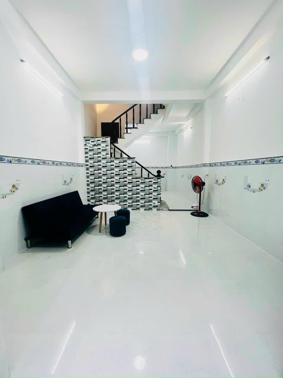 ĐẤT MỚI BÌNH TRỊ ĐÔNG HẺM 5M NHÀ 3 TẦNG 40M2 NỞ HẬU CHỈ 3 TỶ 950