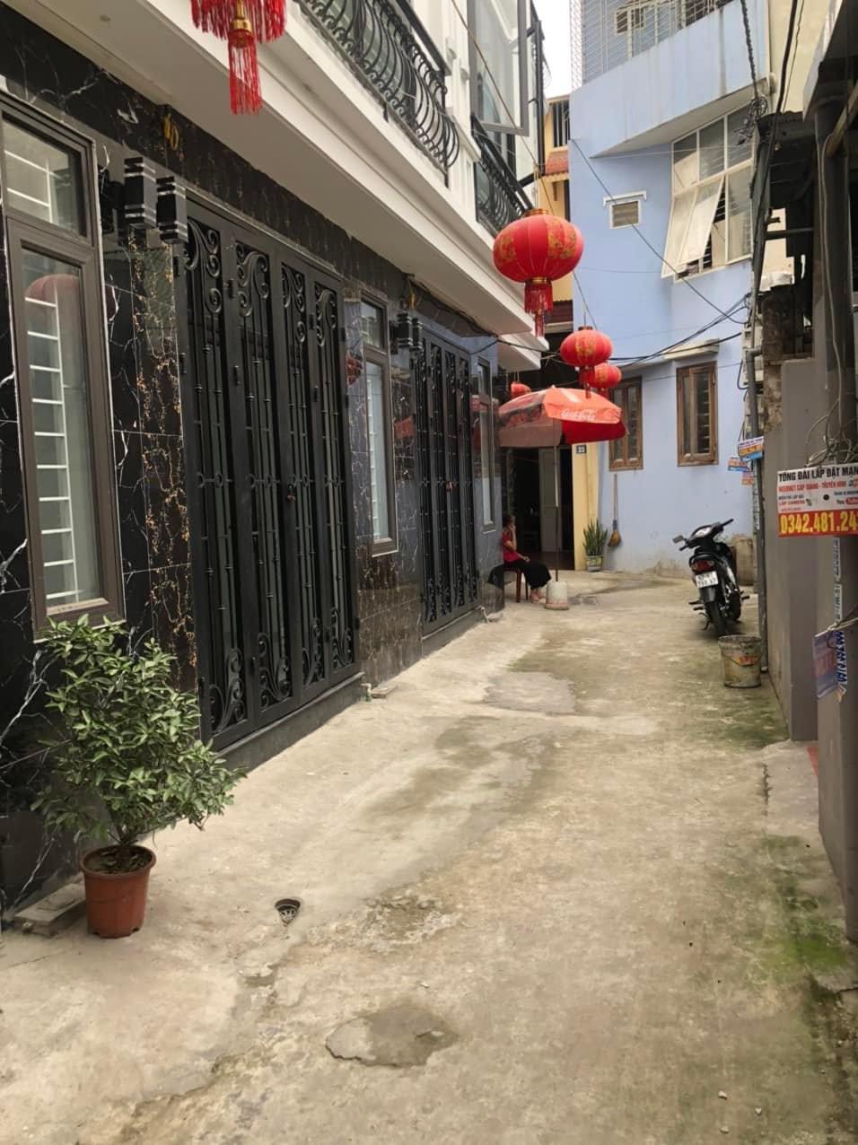 Chỉ Với 2ty750tr có nhà 5 tầng Căn Góc - Dương Nội - cách TTTM aeon 500m