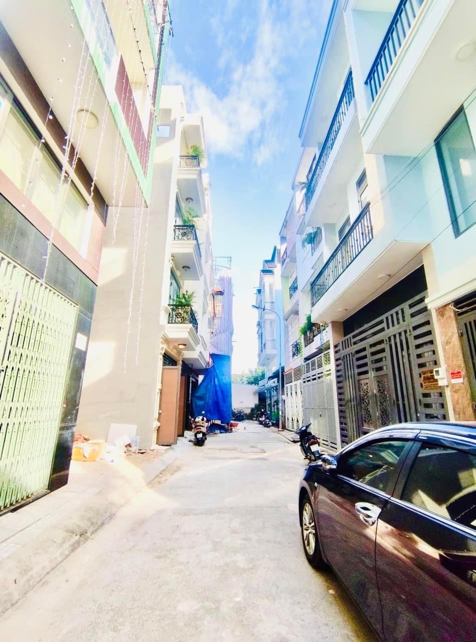 Bán nhà mới 4 tầng đường phạm đăng giảng, hẻm xe hơi, 51m2 chỉ 5.6 tỷ, nhà mới ở ngay.