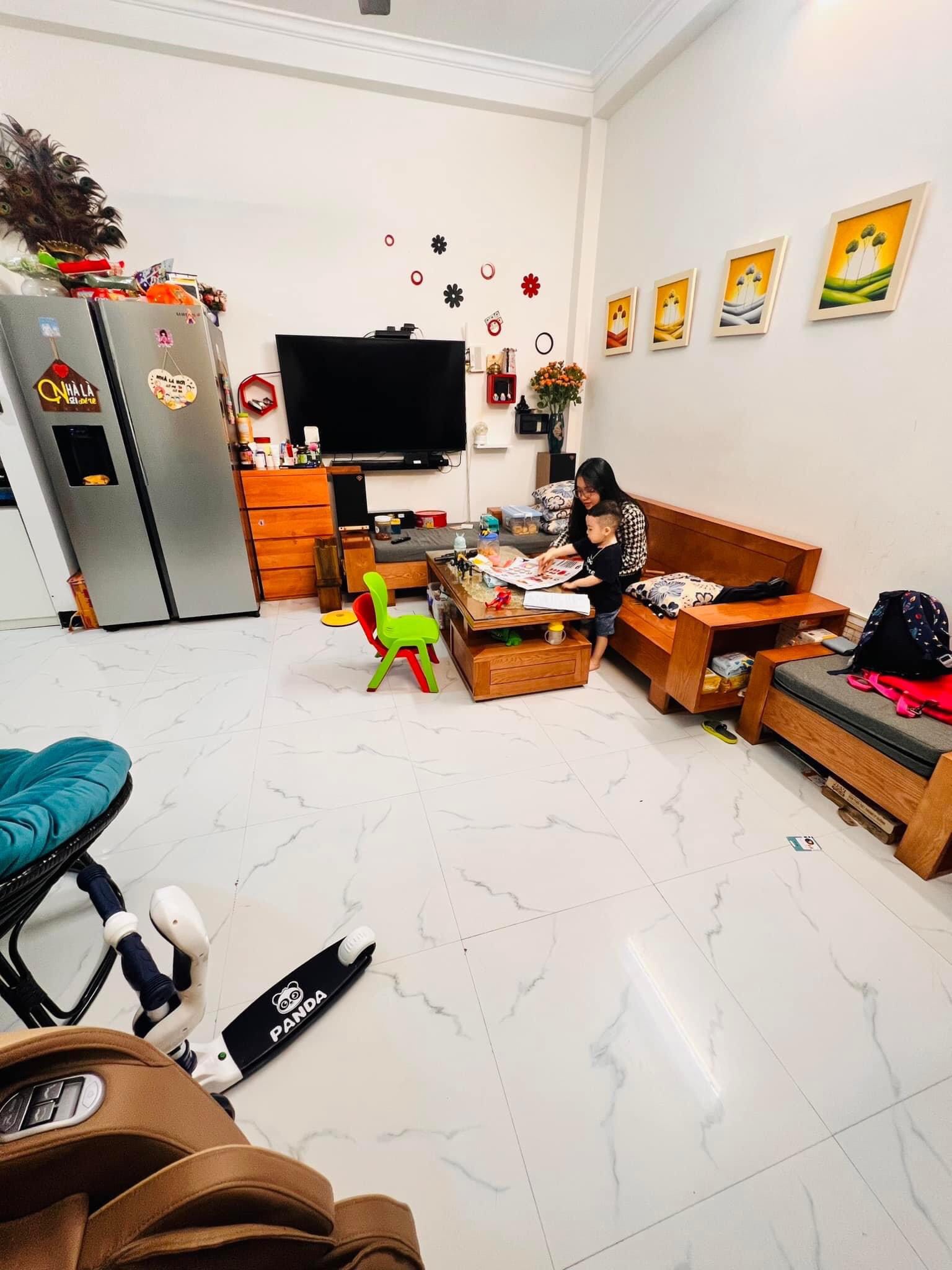 Cần bán Căn hộ CC Nam Trung Yên, 60m, 2 PN, 1 Khách, Miễn phí dịch vụ, Chỉ nhỉnh 2 tỷ