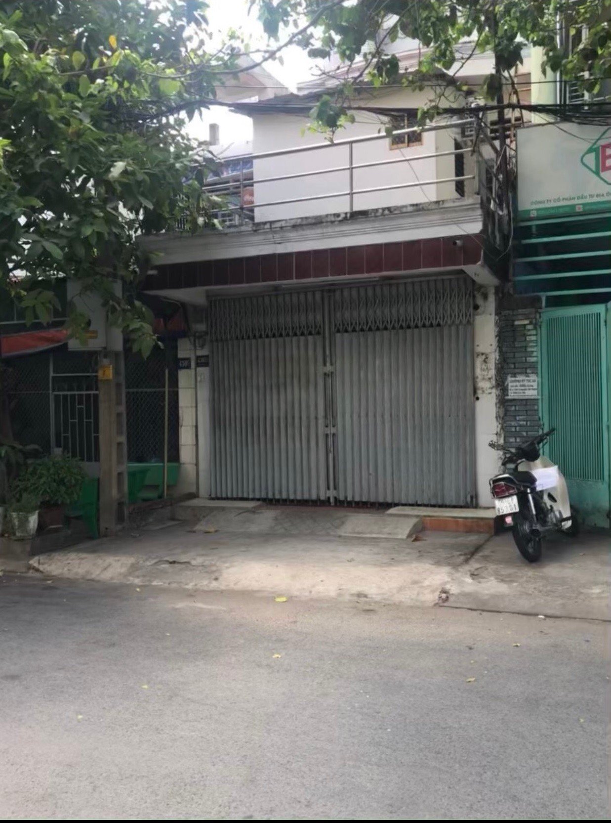 Nhà mặt tiền Nguyễn Tất Thành 4x20 tiện kd và ở lại