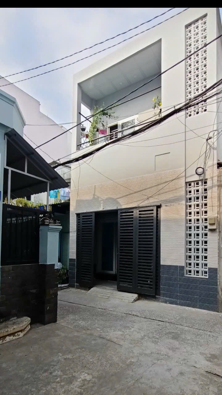 Nhà ngang 5m tuy khó tìm, nhưng em thì có sẵn ở đây rồi nhen.. Ngay Chợ Thạch Đà.. Phạm Văn Chiêu p14 Gò