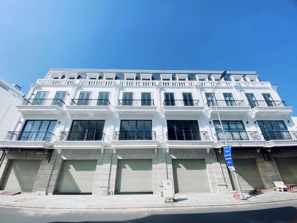 Nhà mặt tiền ngay chợ Thị trấn thới lai cần thơ