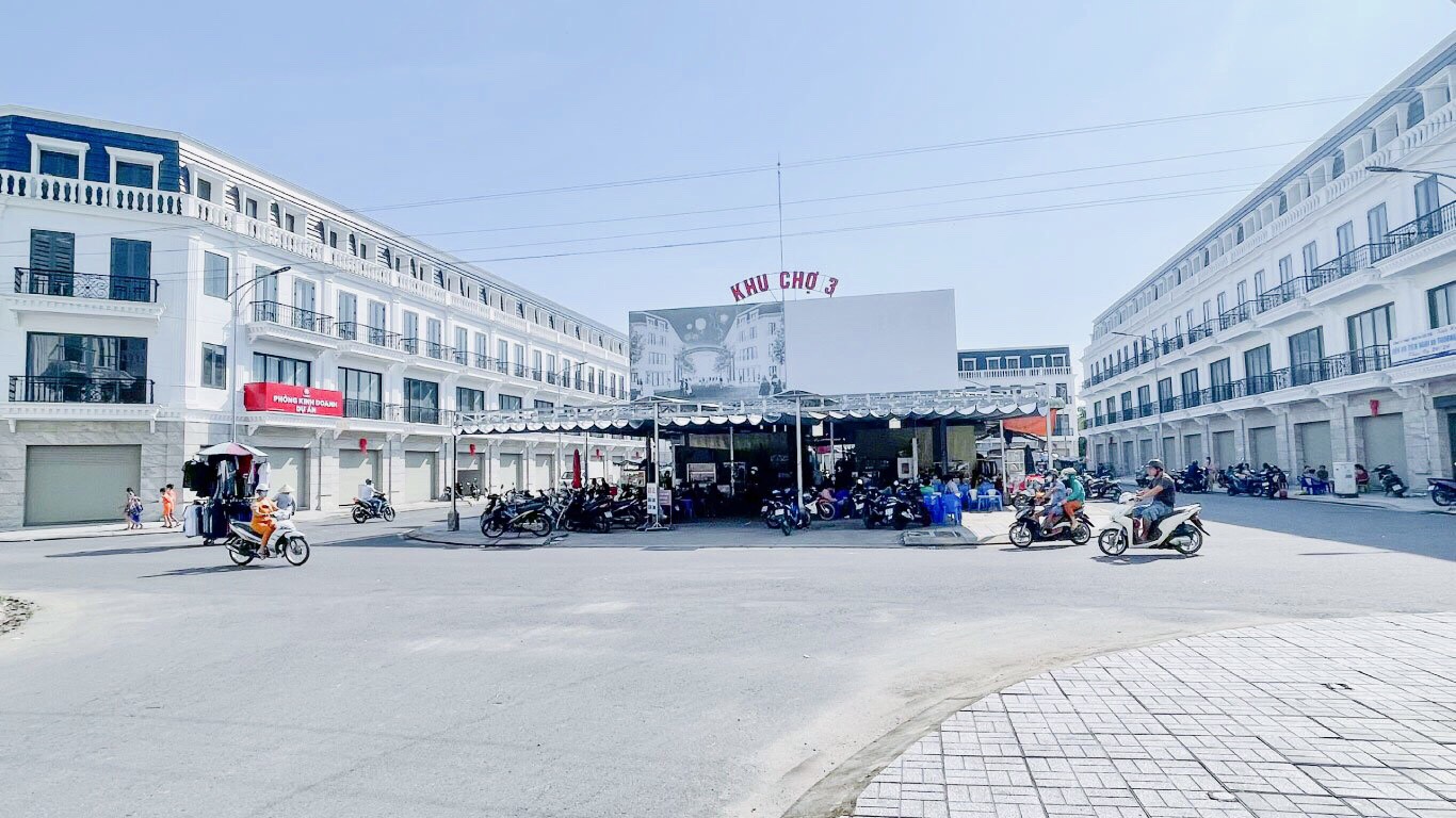 Bán nhà mặt tiền ngay chợ thới lai cần thơ