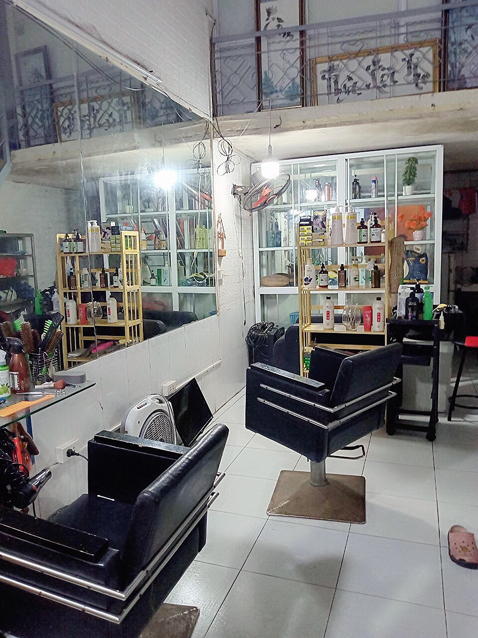 DO MÌNH PHẢI VÀO SÀI GÒN NÊN CẦN NHƯỢNG LẠI QUÁN TÓC TẠI THANH XUÂN - HÀ NỘI