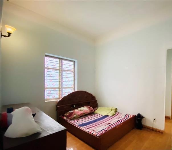 Bán nhà ngõ 75 Đường Trung Hành 108m, nhà 2 tầng ngõ cực nông, GIÁ 2.65 tỉ sân cổng riêng