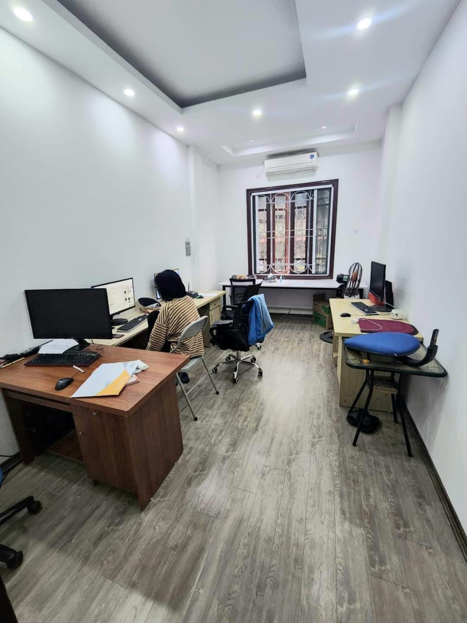 Cần bán GẤP căn nhà Phân lô ô tô tránh, Tam Trinh, có vỉa hè xe máy, 33m2 5 tầng, 5,45 tỷ