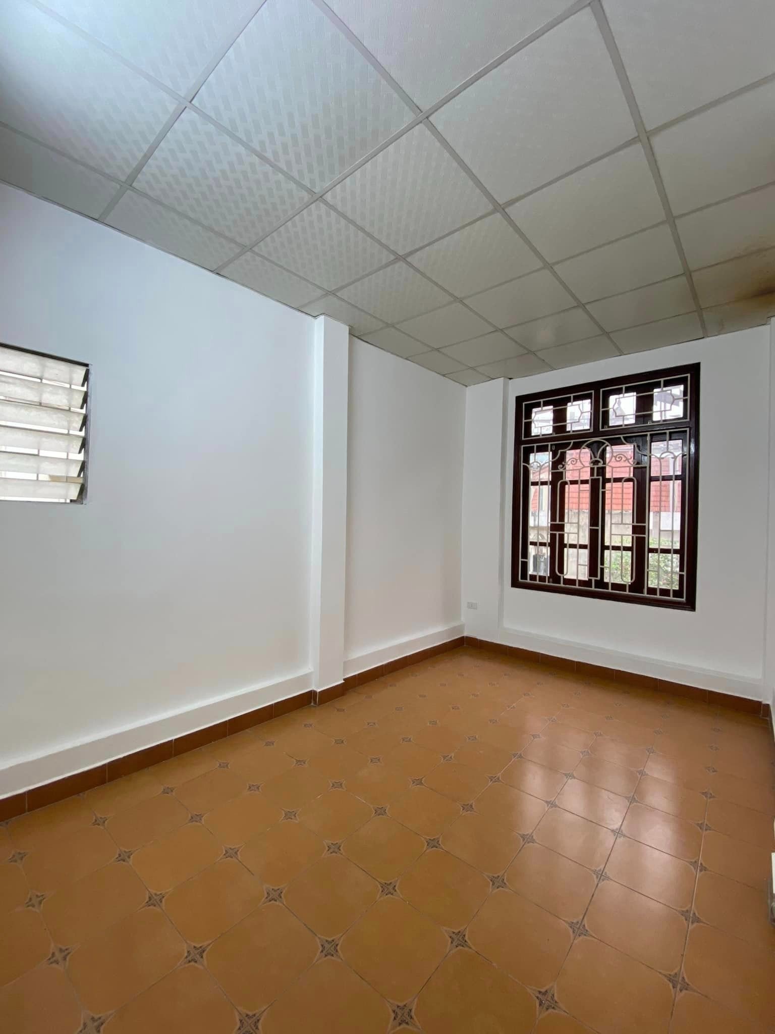 BÁN NHÀ HÀO NAM – ĐỐNG ĐA 35MX4 TẦNG – LÔ GÓC, OTO ĐỖ CỬA - Ở NGAY. GIÁ 5 TỶ.