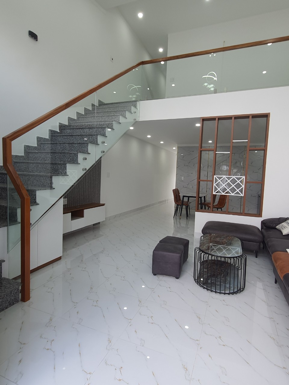 CẦN BÁN NHÀ MỚI 100% ĐẸP LUNG LINH ĐƯỜNG NGUYỄN TRƯỜNG TỘ - P. EATAM, BMT