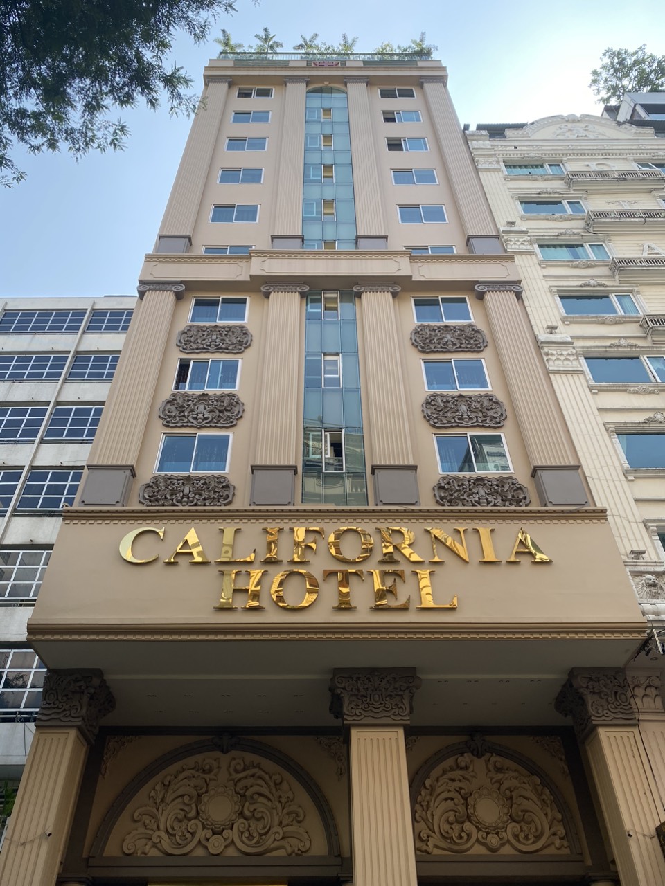 Bán gấp Khách sạn 4 sao, 356m2, 13 tầng, MT Thủ Khoa Huân, P.Bến Thành, Quận 1