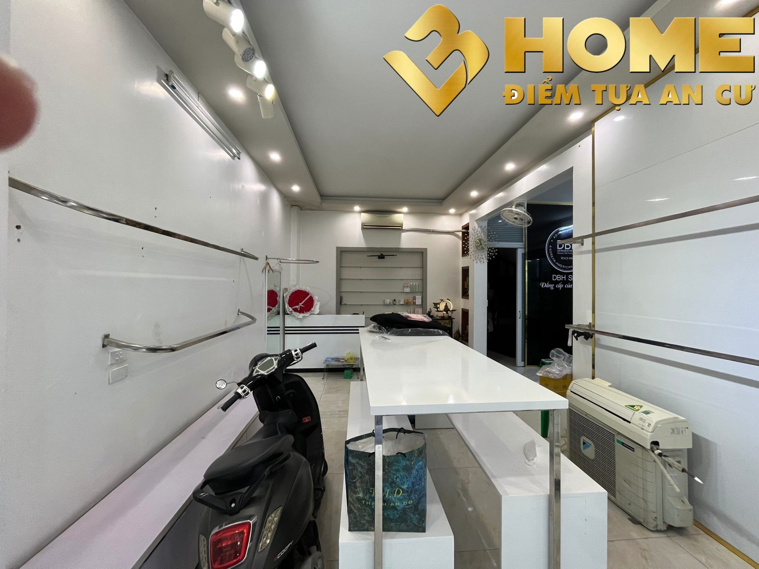 MT1763. CHO THUÊ NHÀ MẶT ĐƯỜNG TUYẾN 2 TÔ HIỆU 4 PHÒNG NGỦ ĐỒ CƠ BẢN.