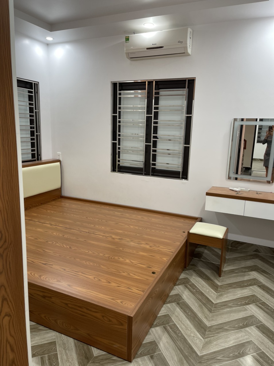 Bán nhà ngõ 46 Lạch Tray, 38m x 4 tầng GIÁ 2.4 tỉ độc lập dân xây cực đẹp