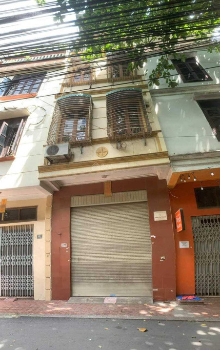 Cho thuê tầng 1, nhà riêng ngõ 95 Chùa Bộc, 48m2, giá cho thuê 11 triệu đồng/tháng