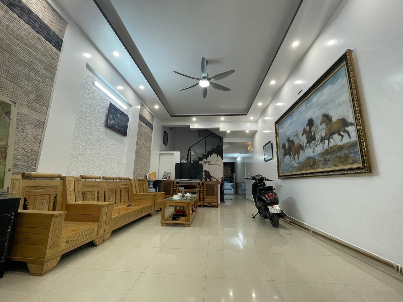 Bán nhà 4 tầng độc lập sân cổng riêng, xe 7 chỗ vào nhà, 91m, GIÁ 3.5 tỉ tại Khúc Thừa Dụ