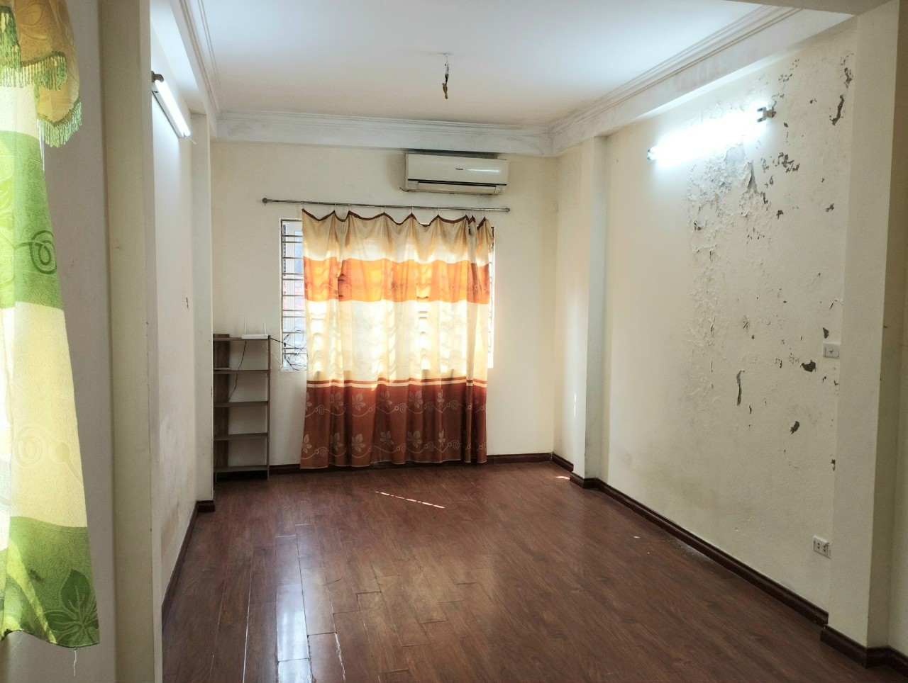 Bán nhà ngõ 151 Nguyễn Đức Cảnh, 35m2 4 tầng, lô góc, 3,45 tỷ