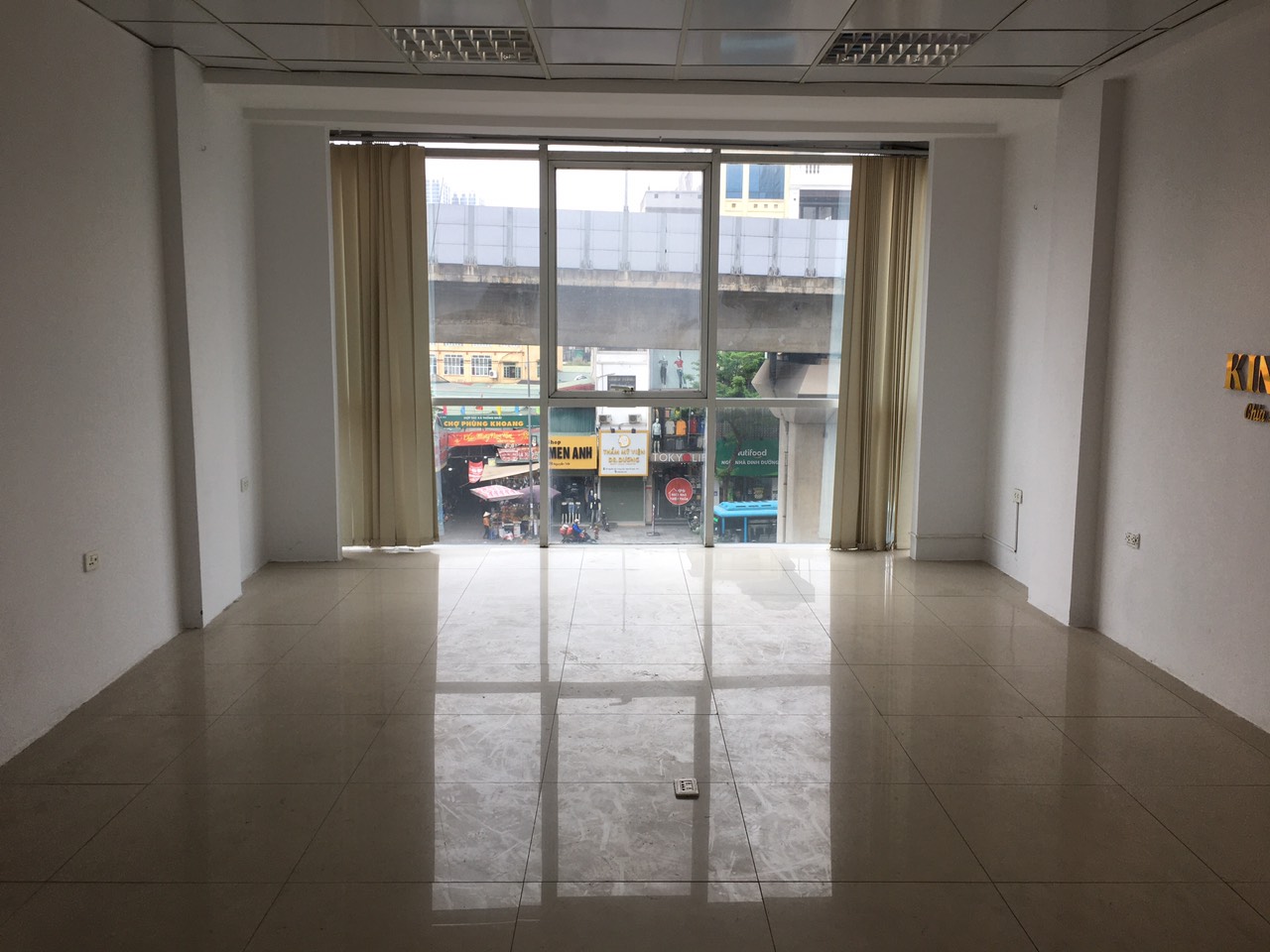 Chính chủ cho thuê văn phòng tầng 3 mặt phố 619 Nguyễn Trãi, Thanh Xuân, Hà Nội.