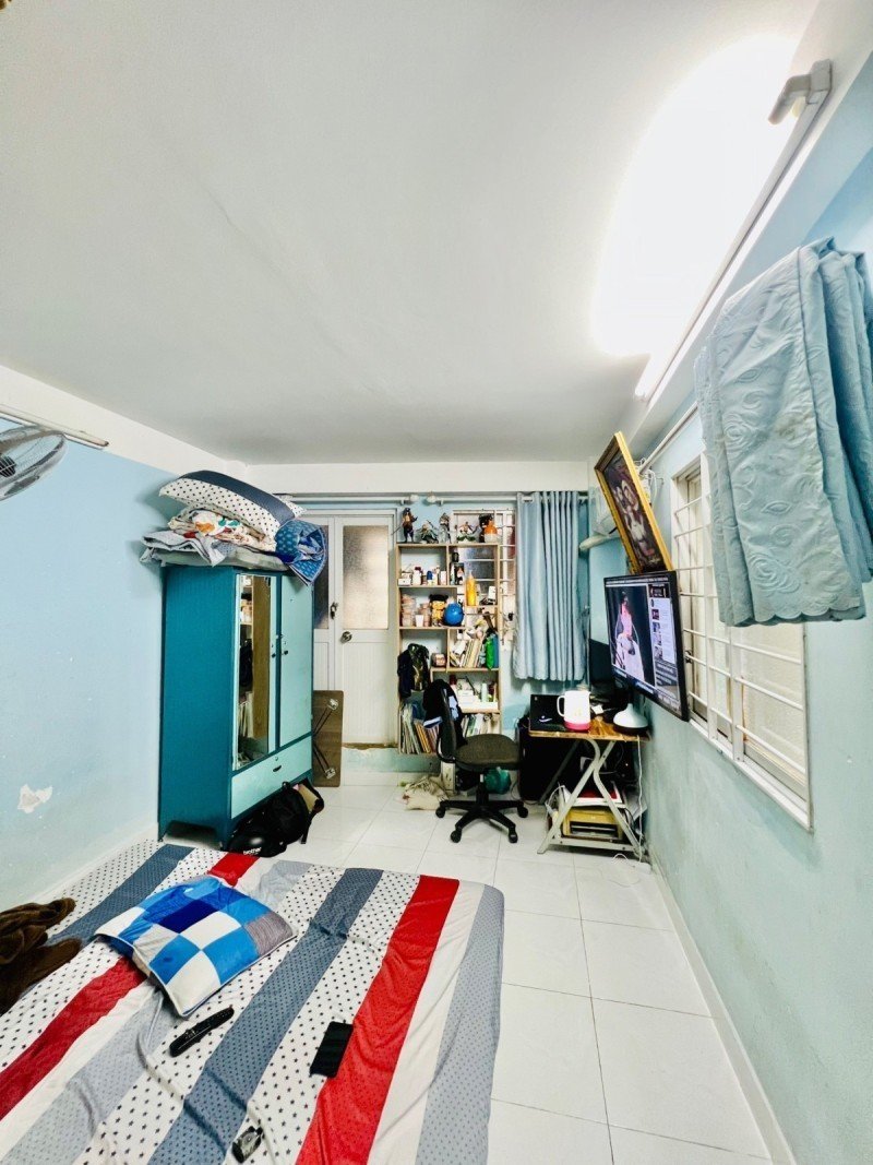 Bán nhà giá rẻ, gần CMT8, Tân Bình, 5 tầng, hẻm 6m, chỉ 2 tỷ nhỉnh