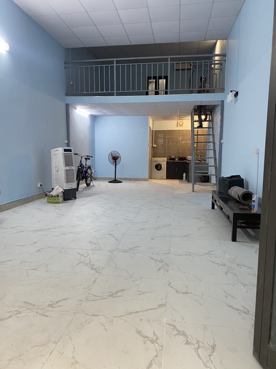 cho thuê nhà nguyễn văn cừ, Long Biên 50m2 * ô tô đỗ * 7 triệu * nội thất cơ bản đầy đủ