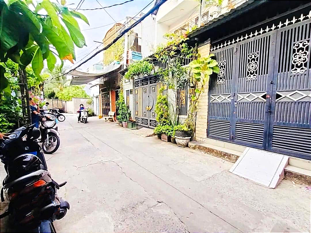 Hẻm oto 16 chổ Huỳnh Văn Nghệ P12 Gò Vấp 4x15m 3 tầng 4pn Chỉ 4 tỷ x