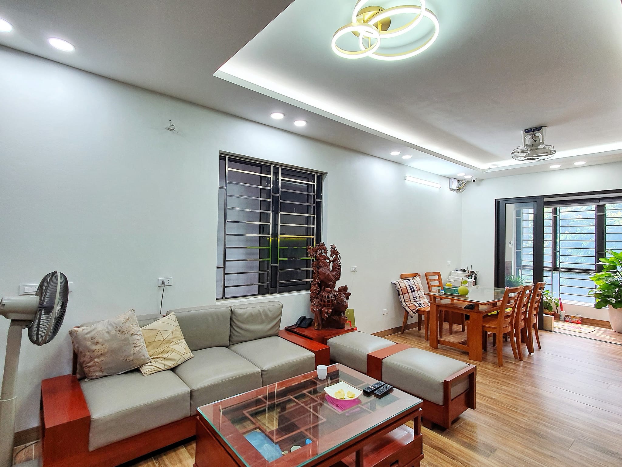 Bán ngôi nhà 59m2 phố Âu Cơ, Tây Hồ Gara Ô tô thông Thang máy Kinh doanh đỉnh cao 7.7 Tỷ