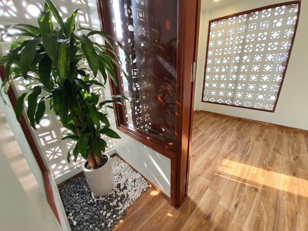 Bán căn nhà 64m2 phố Âu Cơ, Tây Hồ Chủ tự xây 6 phòng ngủ 10m Ô tô tránh 7.1 Tỷ