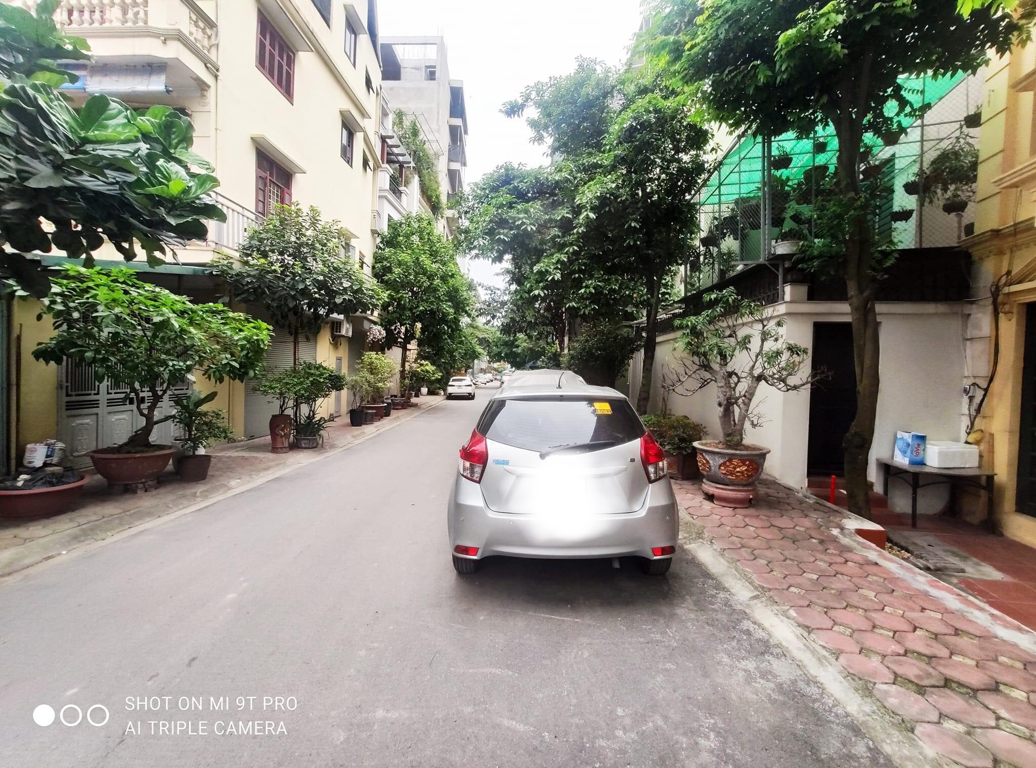 Bán nhà Văn Cao, vỉa hè, ô tô tránh, mặt tiền cực rộng, khu dân trí cao nhiều tiện ích