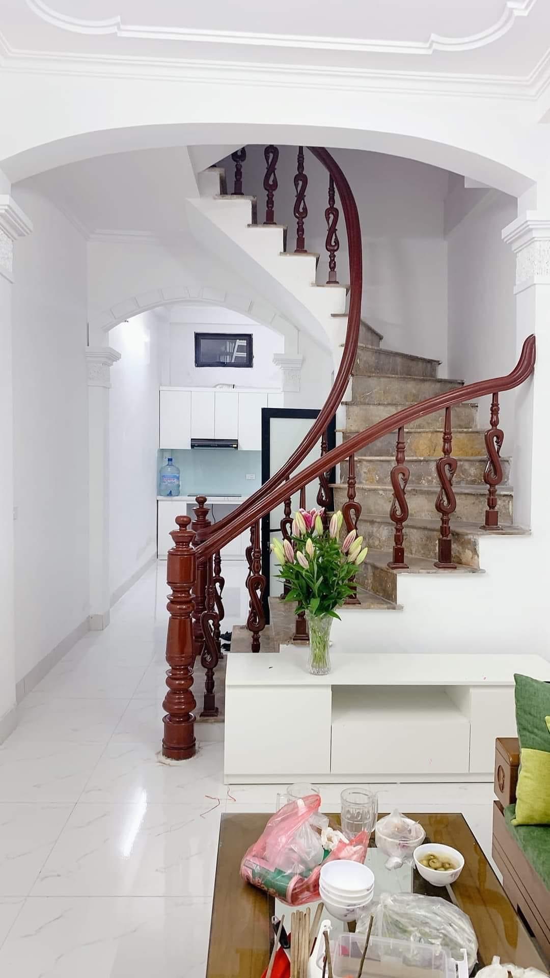 BÁN NHÀ BẠCH ĐẰNG QUẬN HAI BÀ TRƯNG - 45M 4 TẦNG MT 3M - NHỈNH 4 TỶ NGÕ THÔNG BA GÁC TRÁNH 2 XE MÁY NHÀ ĐẸP Ở SƯỚNG