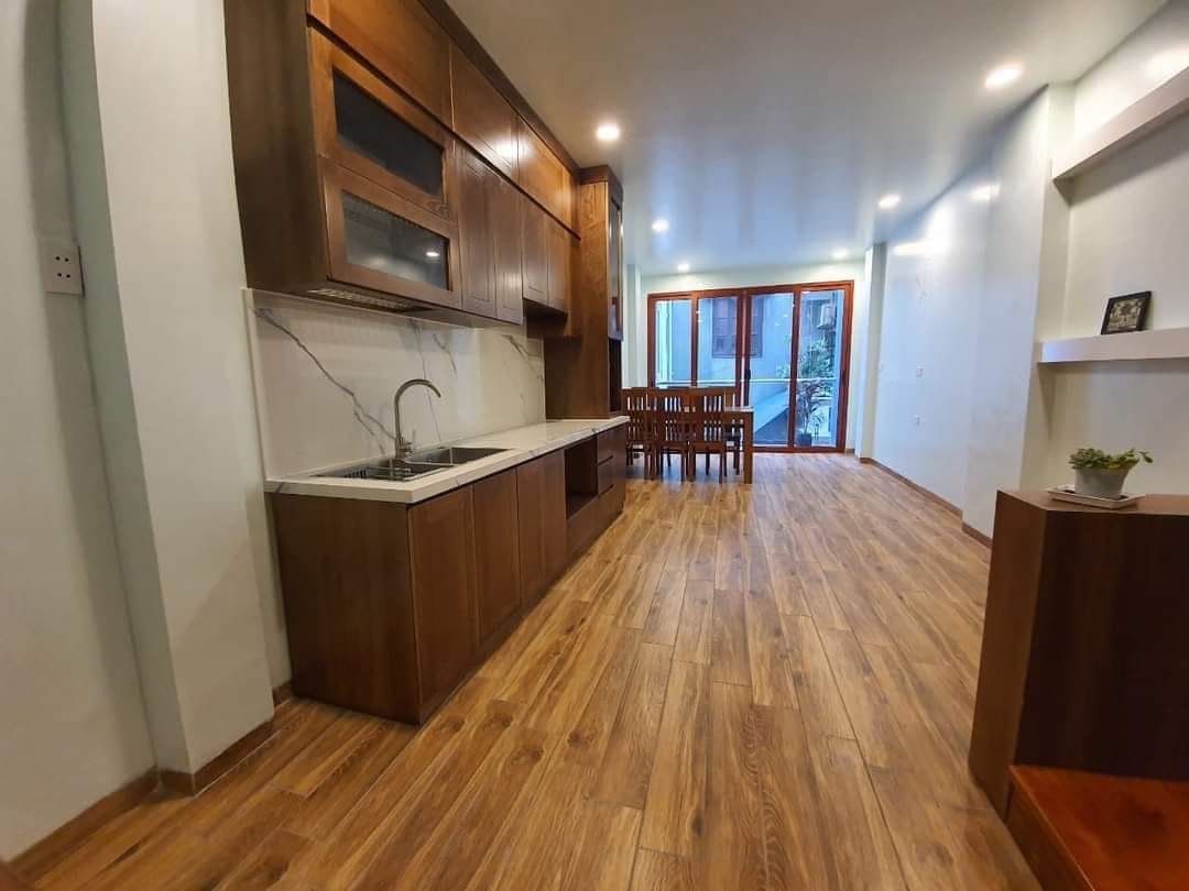 Bán ngôi nhà 66m2 phố Âu Cơ, Tây Hồ Dân xây 6 phòng Ngõ Ô tô 10m 7.3 Tỷ