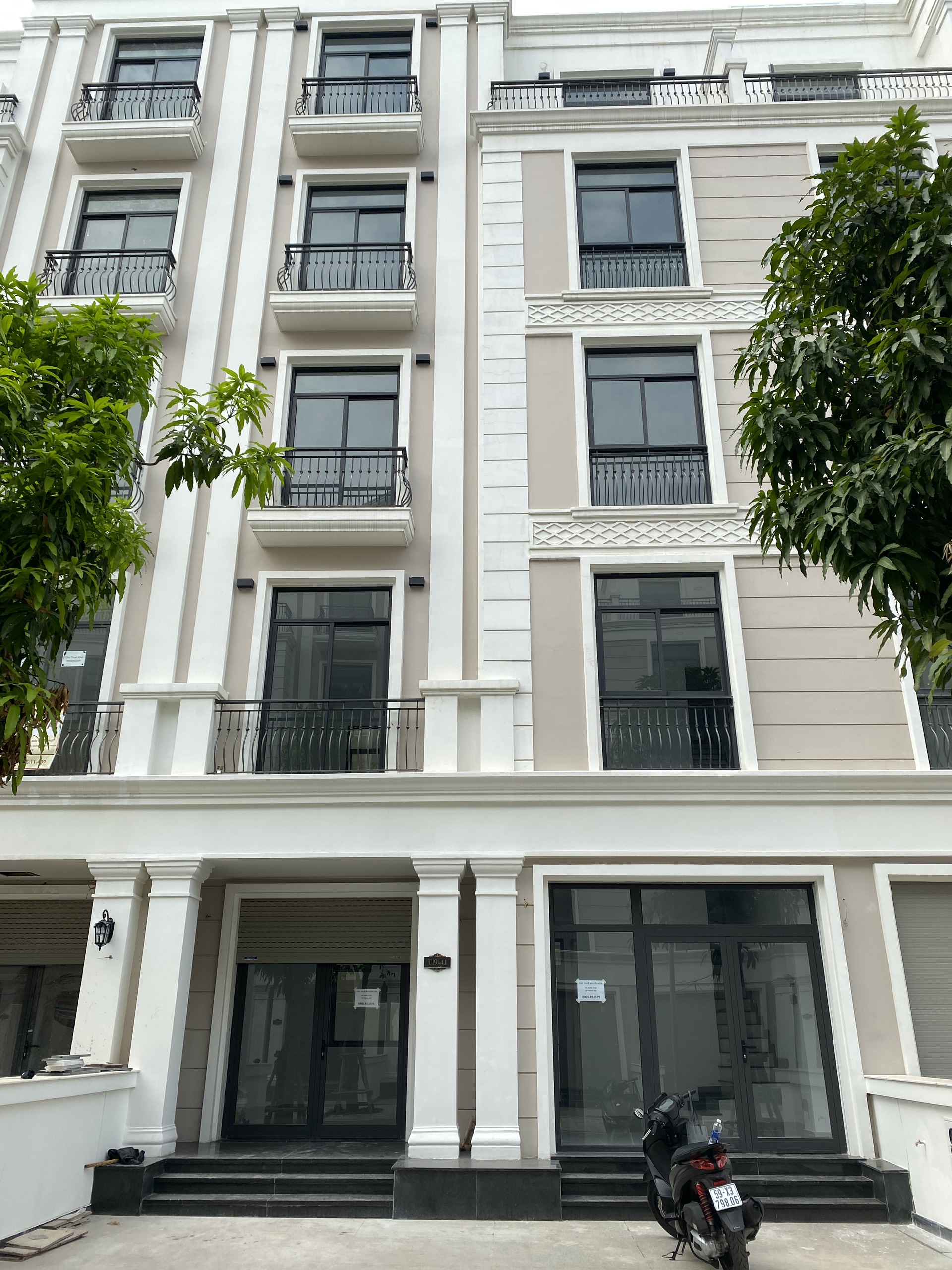 1 căn nhà phố cho tthu giá tốt 144m2 hoàn thiện có thang máy ( cho thuê trệt + lầu 1 )Giảm giá sốc 25tr/