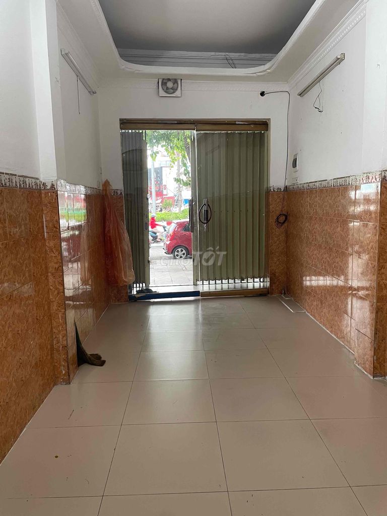 Cho thuê văn phòng, cửa hàng kinh doanh tại mặt đường 65 Đại Cồ Việt