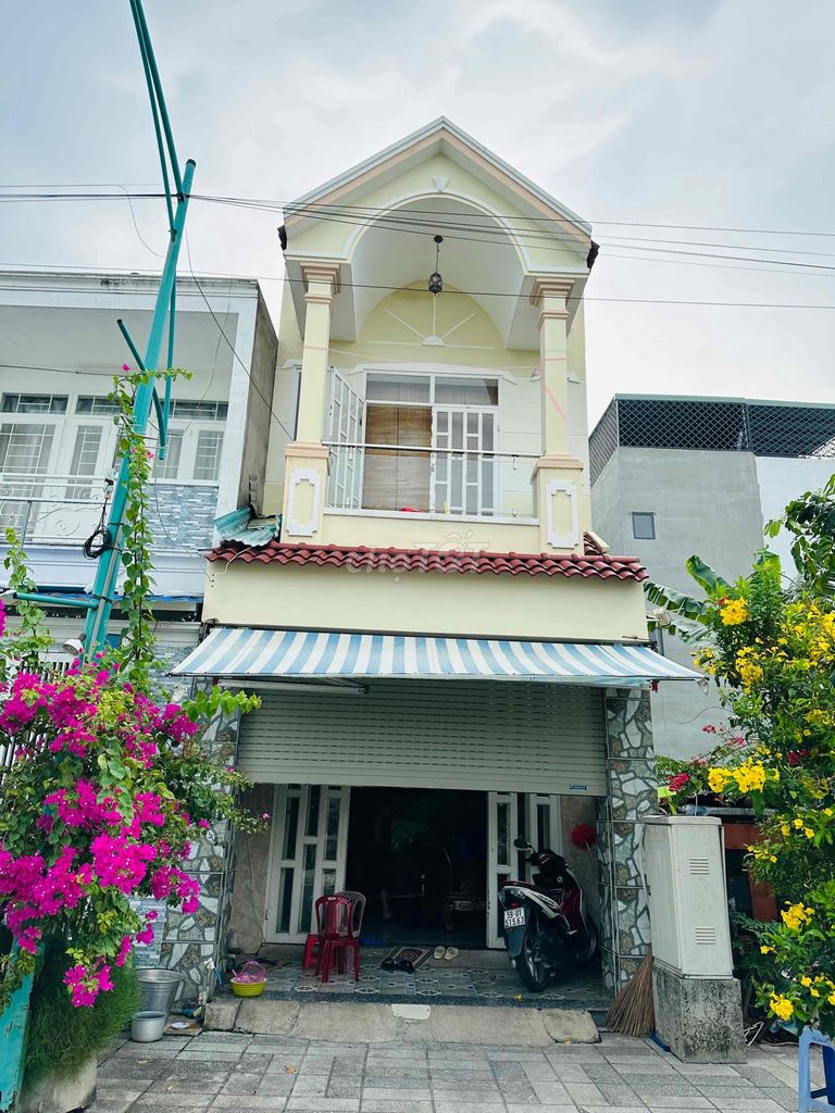 chỉ 675 TRIỆU DỌN VÀO Ở NGAY, chủ ngộp tiền bán gâp nhà ngay chợ Trung Thành