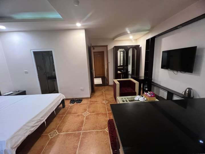 BÁN NHÀ PHỐ Trần Quốc Hoàn, Cầu Giấy, oto, MT rộng, 80m2, 22 tỷ, quynh1pm