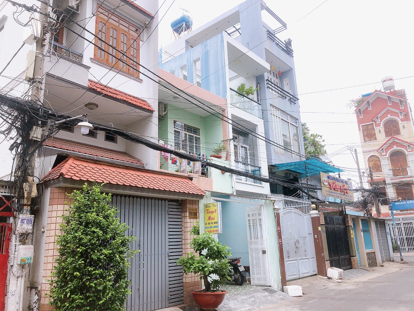 Bán nhà hẻm nhựa 10m thông đường Cầu Xéo ,DT:4x16m đúc 1 lầu có công viên