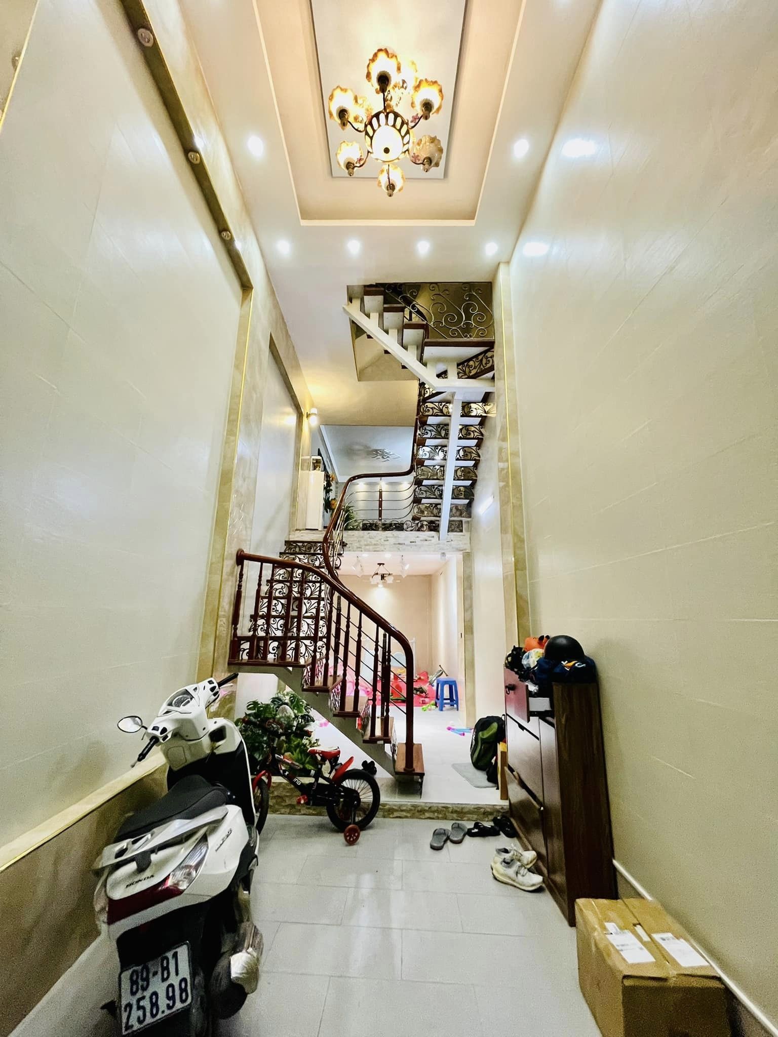 Nhà Khương Đình Thanh Xuân 35m2 ngõ ba gác tránh 6T nhỉnh 4 Tỷ 100m ra phố