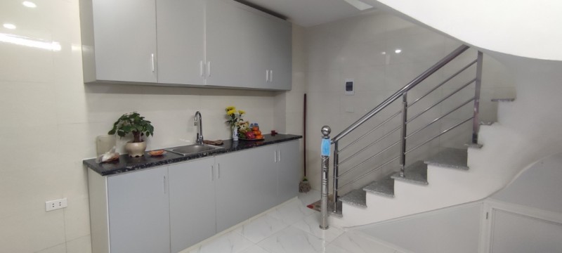 Bán nhà Hoàng Quốc Việt, Cầu Giấy. 25m2x5; giá 2.9 tỷ. Phương