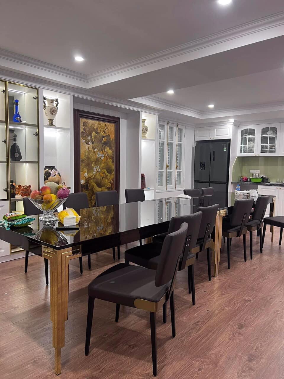 Bán biệt thự mới lô góc 4 mặt thoáng KĐT Trung Yên, Cầu Giấy. DT 280m x 4 t, mt 50m. Giá 90 tỷ TL.
