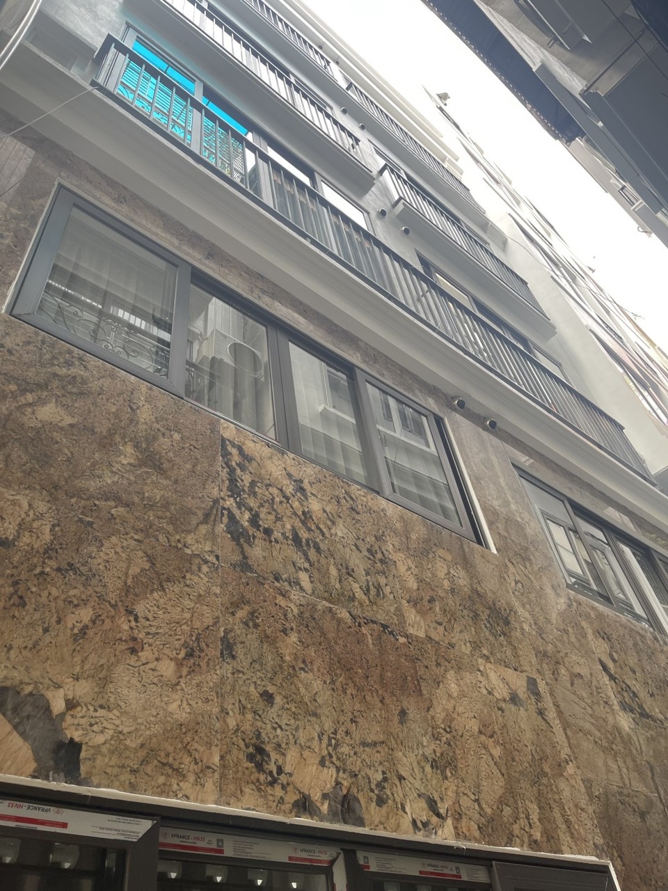 BÁN TÒA CCMN THANH XUÂN CẠNH ROYAL CITY 90M2 6 TẦNG 25PKK GIÁ CHỈ 13 TỶ