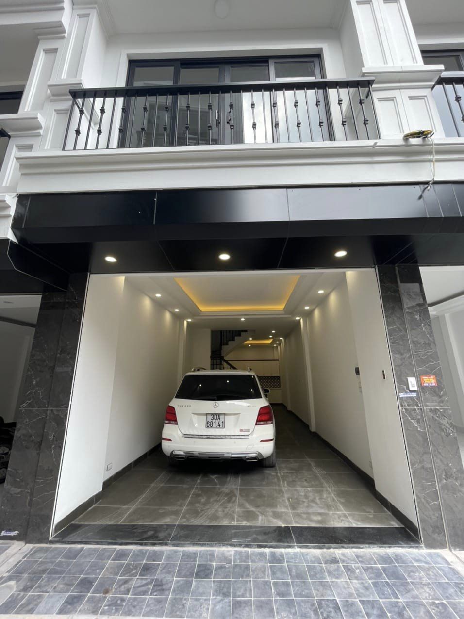 Bán nhà ngõ 130 Ngọc Thuỵ, 52m x 5T, oto Vios đỗ cửa, giá 4 tỷ 2