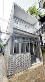 Bán gấp nhà Đ. CMT8, Quận 3 giảm sâu giá 3.8 tỷ đang cho thuê 10tr/tháng.