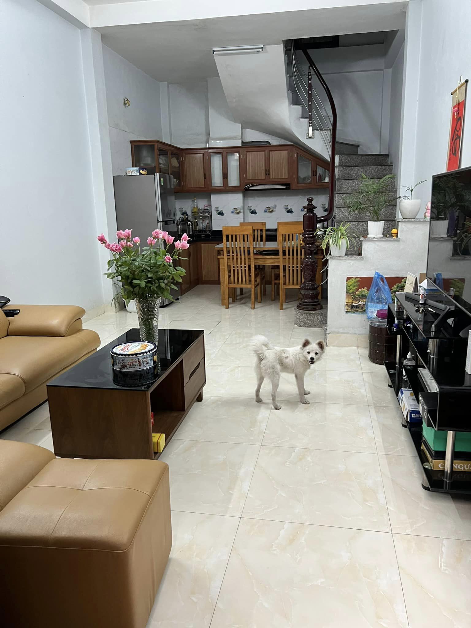 Bán nhà Nguyễn Văn Cừ 42m x 3T, LÔ GÓC, oto Kia đỗ cửa giá 3 tỷ 5 có TL