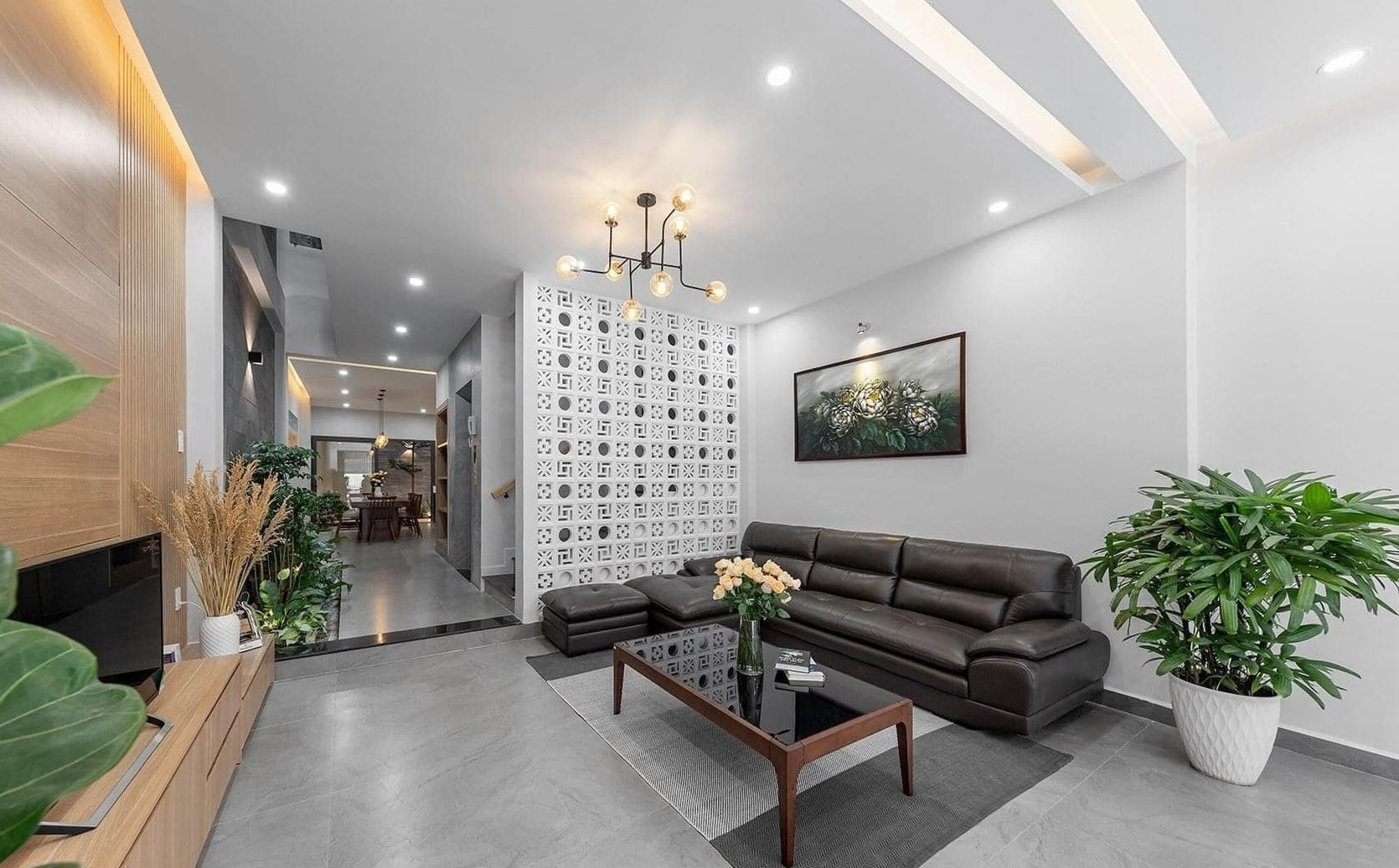 Bán Nhà Phân Lô Ngõ 49 Huỳnh Thúc Kháng, Ô Tô Tránh, Thang Máy, 58m2 x 7T, Chỉ 14.2 Tỷ