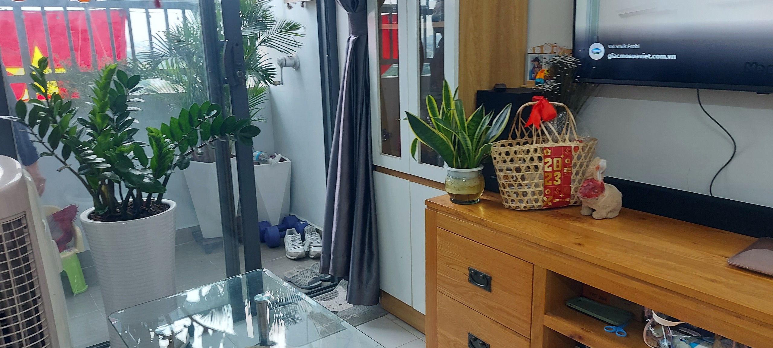 Căn hộ 2 phòng full nội thất giá 1,8xxx tỷ, lầu cao