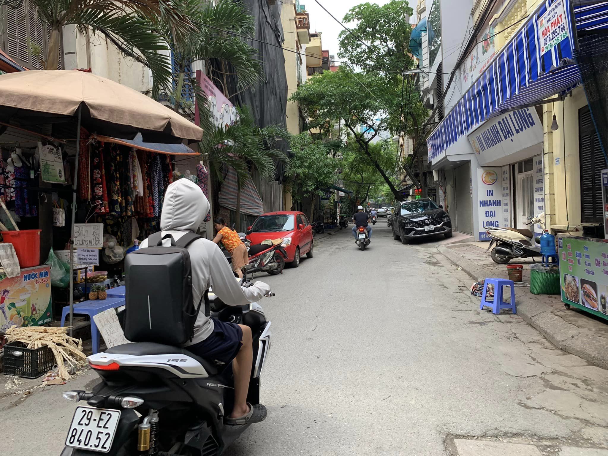 Bán 46 m2 đất gần Ngã tư Sở ô tô tránh nhau trước cửa, view thoáng vĩnh viễn