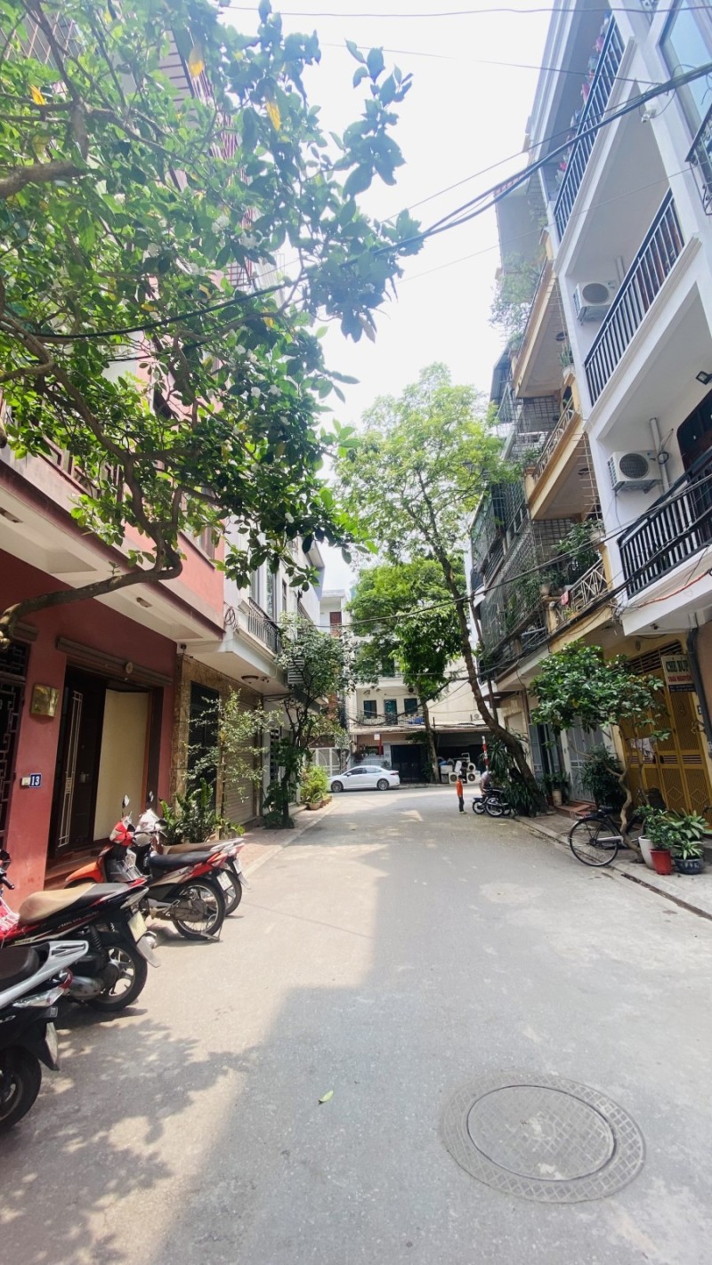 PHÂN LÔ Ô TÔ TRÁNH, VỈA HÈ - SÁT VINHOMES - KĐT SÀI ĐỒNG - TIỆN ÍCH BẠT NGÀN – VỊ TRÍ QUÁ ĐẸP