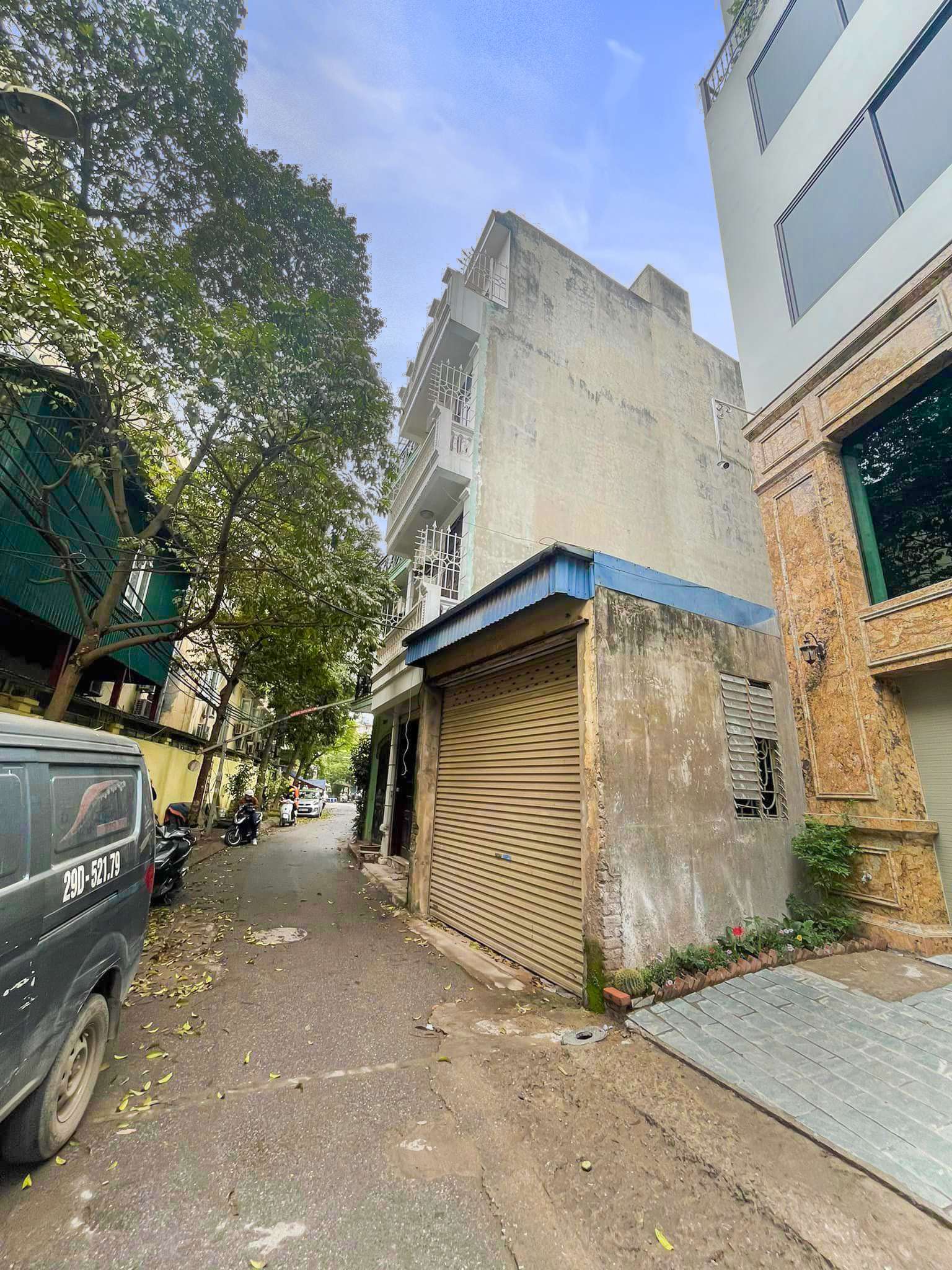 Bán nhà Nguyễn Văn Cừ, Long Biên, trước nhà ô tô tránh, sát phố, 100m, mặt tiền: 5m, 12 tỷ