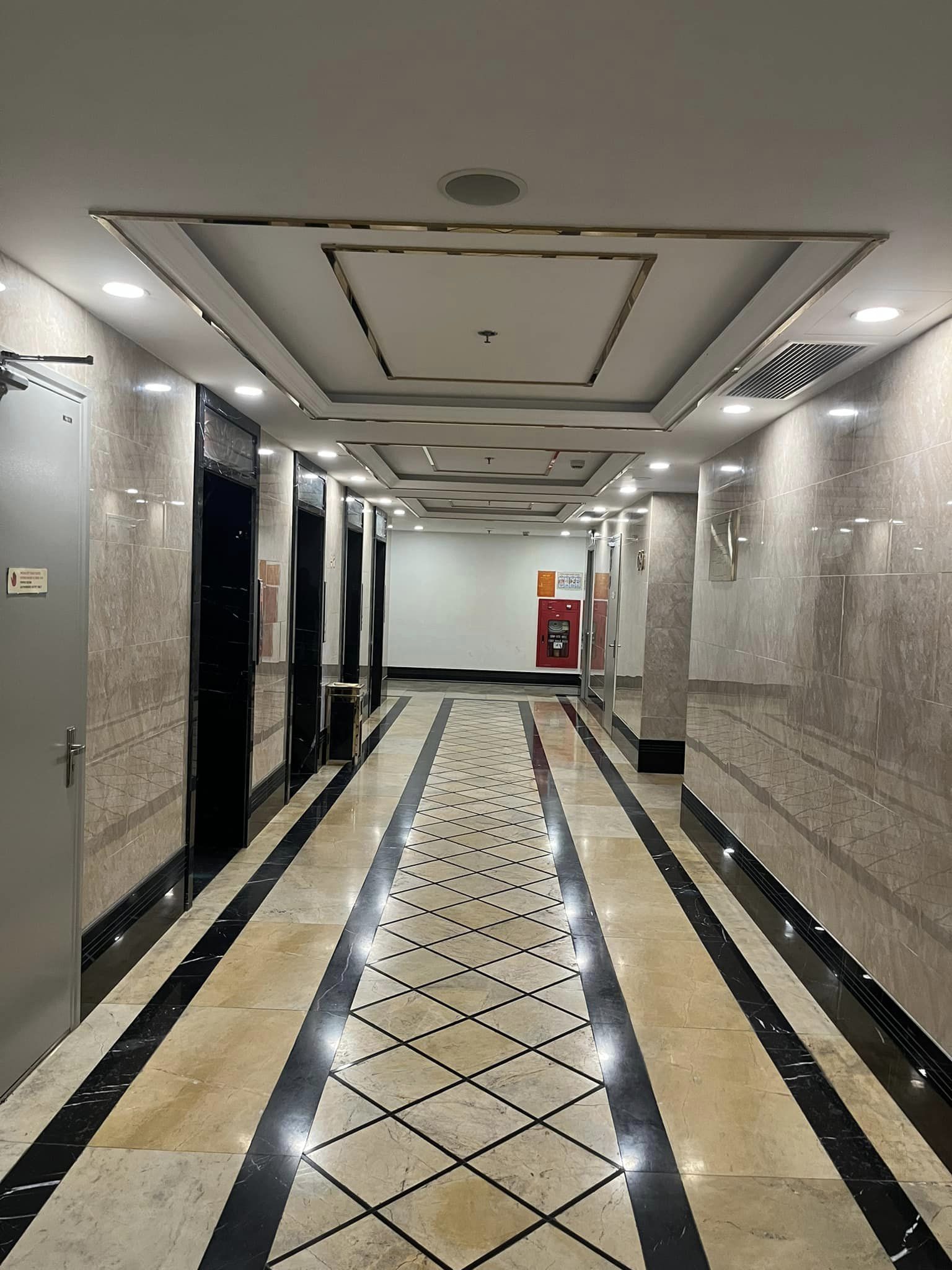 Chung cư Cao cấp Tân Hoàng Minh 36 Hoàng Cầu, 142m2 3PN + 2WC, SĐCC, 10.5 Tỷ