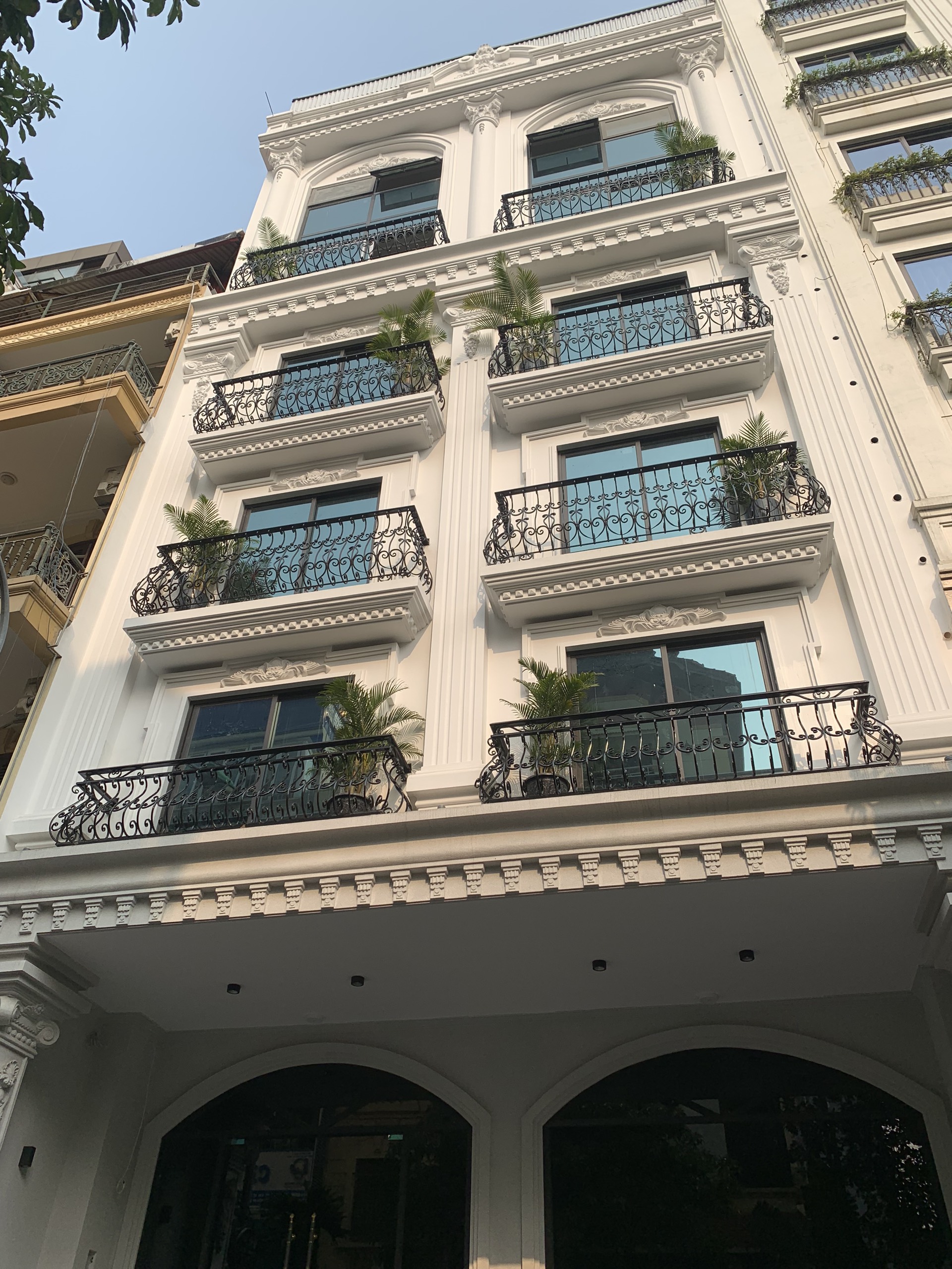 Doanh thu 2.5 TỶ CCMN ngõ 52 Mỹ Đình 110m2 mặt tiền 6.5m 28 phòng giá rao bán 25 tỷ