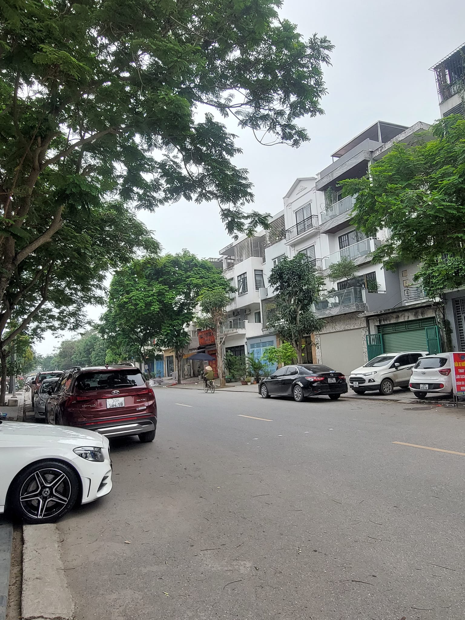 Bán nhà mặt đường 24m Văn Phú, đường Văn Khê, Hà Đông 90m2x5T, Giá 13.x tỷ